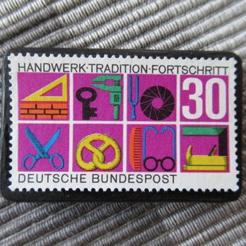 ★★ドイツ　ハンドクラフト切手ブローチ10601