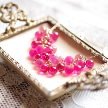 レジンアート　球体のネックレス〈恋の味〉