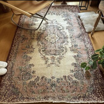 124×204ピンクベージュ×ブラウン　王道メダリオン　トルコヴィンテージラグ