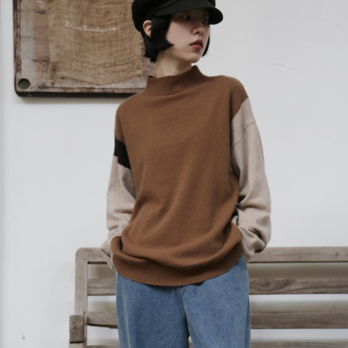上品で雰囲気を醸し出す配色セーター　前後２wayセーター　ウールセーター ハイネック ニット　251006-1