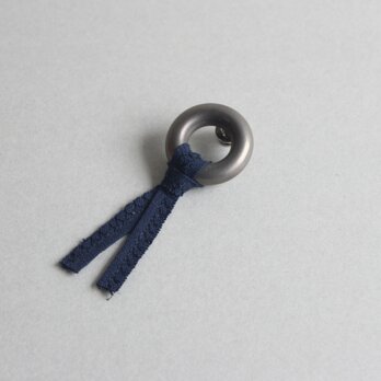 会津木綿のリボンブローチ プラチナ2