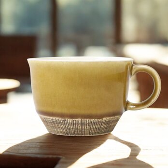 クシ目削ぎビックカップ　マスタード【美濃焼】