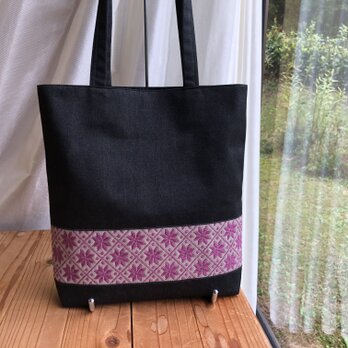 A4ファイル対応のトート型ショルダーバッグ