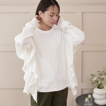 大人のスウェット 柔らかフリルストレッチ素材トレーナー　ホワイト　0670WH