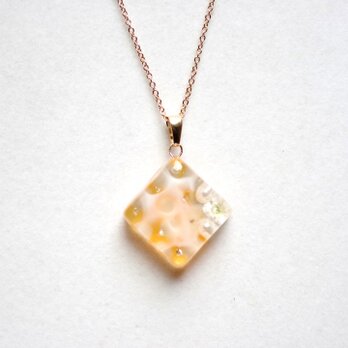 レジンアート　スクエアペンダント〈水紋・オレンジ〉