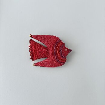 糸で描く紅色の鳥　手刺繍鳥ブローチ