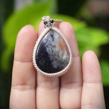 ２色★iolite sunstone マクラメネックレス 2091