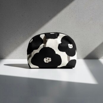 ふんわりラウンドポーチ/モノトーン・ポピー・/化粧・コスメ・小物整理/驚きの収納とポケット沢山