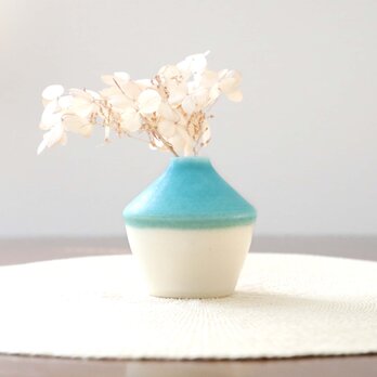 トルコ青マットと白い釉薬のかけ分け一輪挿し ＊ ３