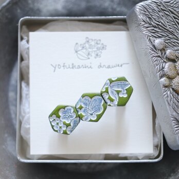 : : : 陶土の草花ブローチ : : : 1394