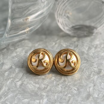 PA439-【 AVON 】エイボン・ヴィンテージピアス Gold Tone Tailored Initial "R"