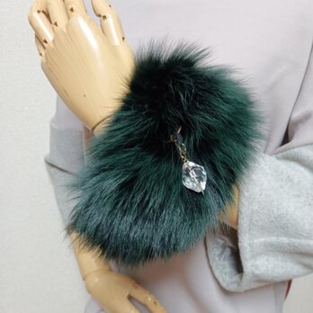 フォックスファー　ブレスレット　大振りチャーム付き