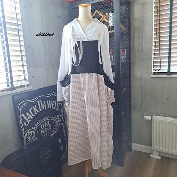 【背中がかわいい】マキシ:ギャザー:エプロンドレス:ブラック×ストライプ【1012】