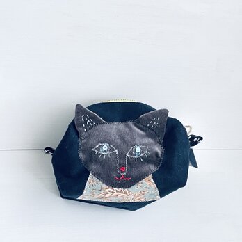 目ヂカラグレー猫のポーチ