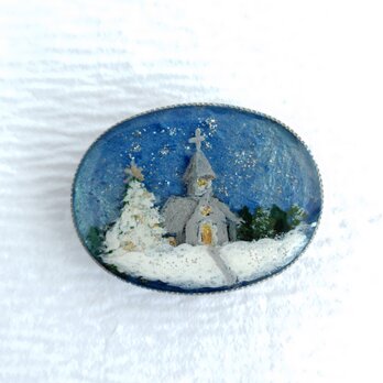 聖夜の小さな教会＊手描きレジンの帯留めの