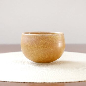 山吹色のお湯のみ