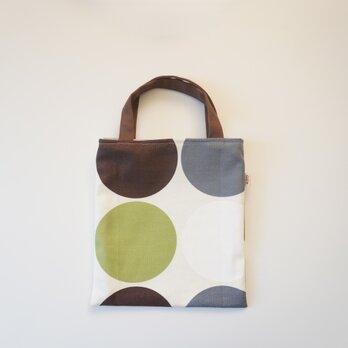 小さな手提げ　大きな丸