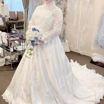 実例写真!ボレロ 魅惑の花レース ロングスリーブ くるみボタン ハイネック キラキラスパンコール 結婚式 花嫁