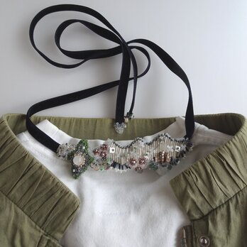 雪原//立体刺繡のベロアリボンネックレス