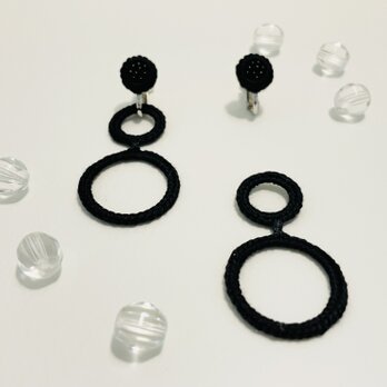 【 黒を愉しみたい日のピアス 】2way　ﾌﾗﾝｽ刺繍糸のﾘﾝｸﾞ 金属ｱﾚﾙｷﾞｰ対応316 e001ブラック