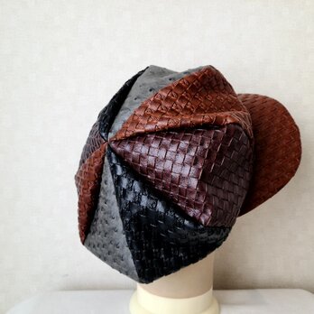 魅せる帽子☆【受注製作】フェイクレザーのグラデーションキャスケット～ブラウン、モスグリーン&ブラック