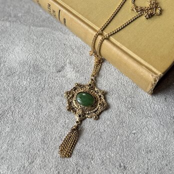 N306-ヴィンテージネックレス U.S.A. 1960's Victorian Filigree Tassel Jade