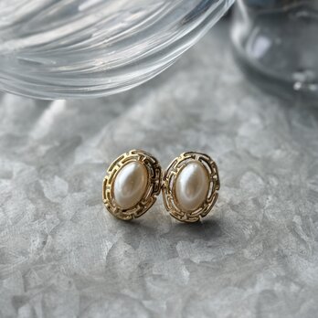 P729-ヴィンテージピアス U.S.A. 1980's Gold Tone Openwork Oval Faux Pearl