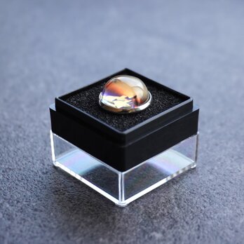 夕暮れのひとときを包む『煌めき』｜ケース付きアートピンズ