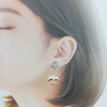 小さな鳥のイヤリング