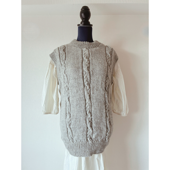 【再々々・・販】 とにかく合わせやすい Simple is the ベスト（淡いグレー）