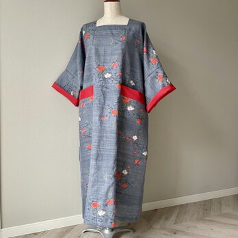 ワイドシルエットの着物ワンピース