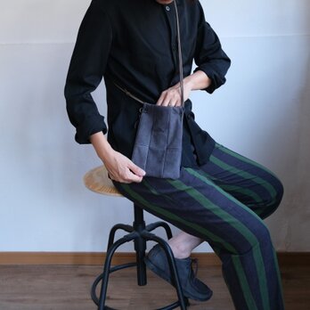 【古墨／古代の墨や硯が出土する九州。そのルーツを表すダークグレー】