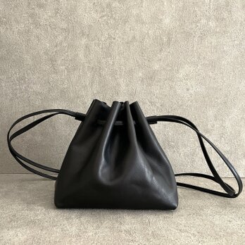 巾着バッグ　黒　イタリアンレザー　＜F＞