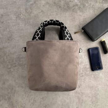 小ぶりトートバッグ／とにかく軽い！コロンと上品フォルム／長財布・ペットボトル収納OK／通勤・お出かけ・ギフトにもおすすめ