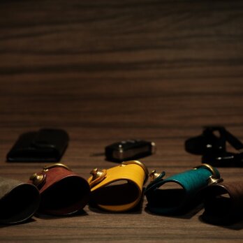 送料無料　受注製作　ドイツホックのキーケース　イタリアンレザー　マルゴー　真鍮金具(生地、シルバー)