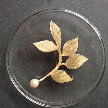 Utoka ☆ brass  Leaf  ブローチ