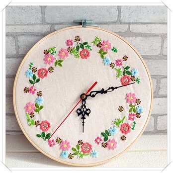 【手刺繍】花いっぱいの刺繍時計②