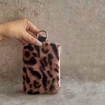 カラビナ付きミニポーチ／アニマル・ファー/鍵・薬・イヤホン収納に便利／バッグに下げて可愛い小物入れ・プチギフトにも