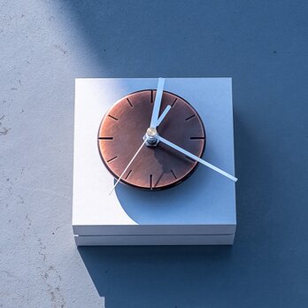 ひかりを楽しむ掛け時計〈木陰〉9cm｜ちいさなアート時計｜クリスマスギフト・新築祝いに｜輝きを与える光のインテリア