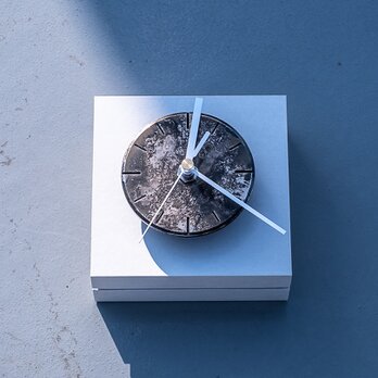 ひかりを楽しむ掛け時計〈夜空〉9cm｜ちいさなアート時計｜クリスマスギフト・新築祝いに｜輝きを与える光のインテリア