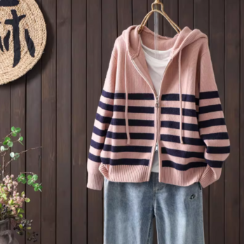 【受注】綿. 秋 ストライプ フーディーニット ジップアップ オーバーサイズ 保温 ショートアウター 着回し抜群