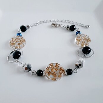 アンティーク風アクリルビーズとサークルフープのブレスレット(シルバー×ブラック)