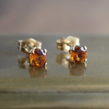 ✨こっくりとしたオレンジ色✨ マデイラシトリン＜4mm＞のスタッドピアス（K14GF）