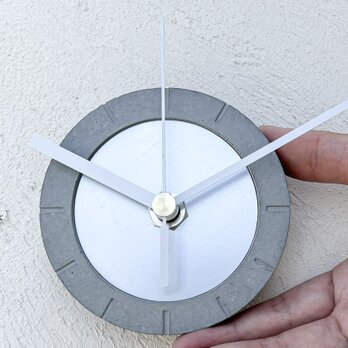 ちいさな掛け時計9cm｜一点物｜アートクロック｜アップサイクル｜クリスマスギフト｜No.12