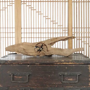 自然素材の時計　流木の時計　置時計　掛け時計　壁掛け時計　窓辺の装飾　木の時計　　１０９