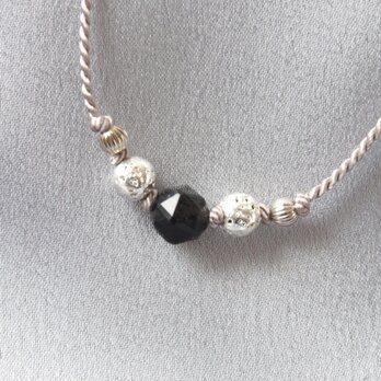 Petite Short Necklace（モリオン×ラヴァ）