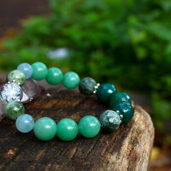 アベンチュリン、セラフィナイト、ダイオプサイド　癒しを与えつつ、集中力、直感力、知恵と叡智、理性を高める