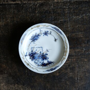 花籠に柘榴◆ゴージャスな雰囲気。伊万里　染錦金彩小皿　骨董・antiques 古民家　明治〜大正期 【個体B・縁裏に削げ】