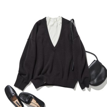 ほっこり温もり。シェットランドウールのオーバーサイズセーター　Vネックセーター 　ブラウン　251105-2