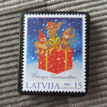 ラトビア　クリスマス切手ブローチ10637